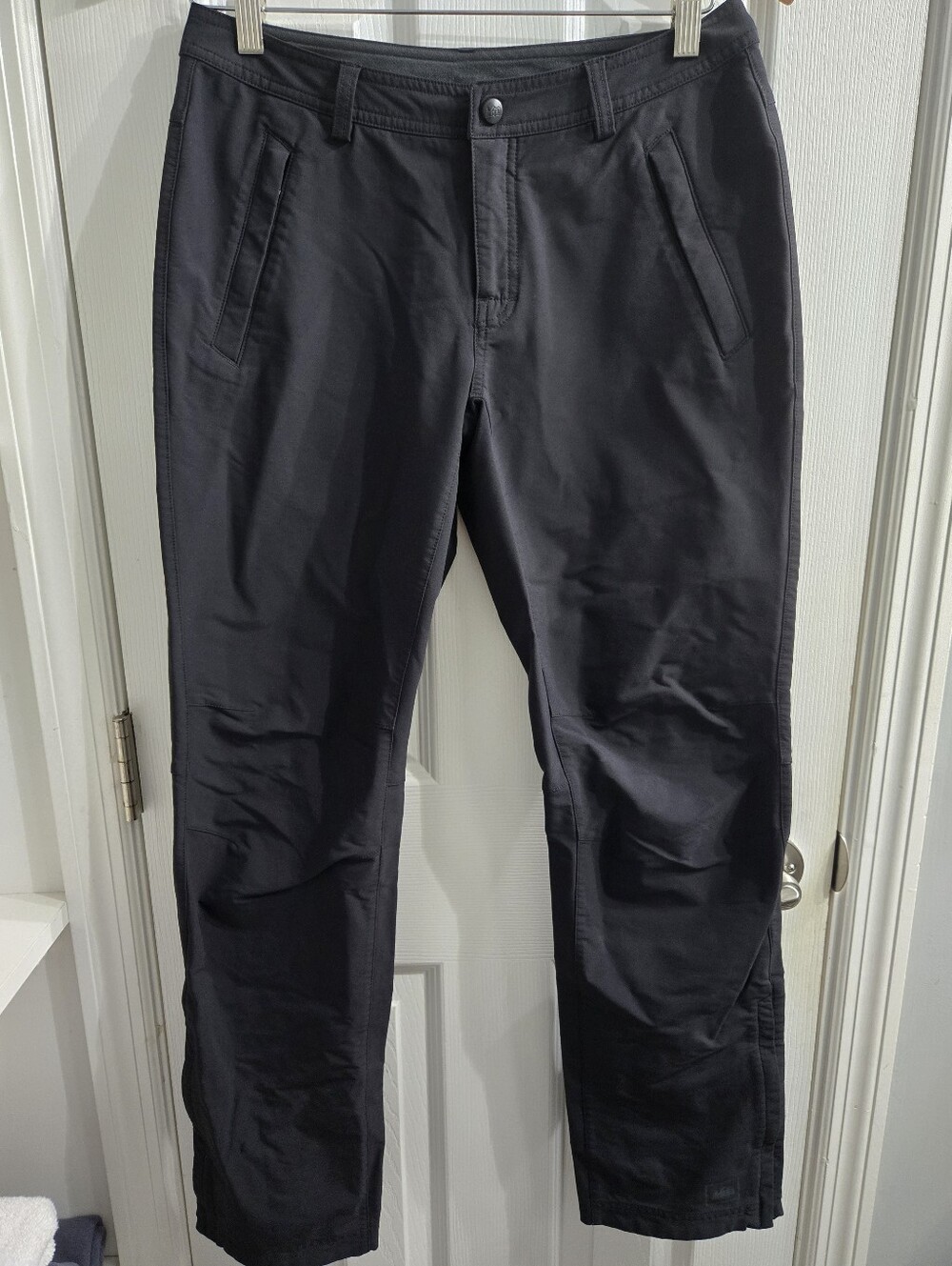 REI Black Travel Hiking Stretch Pants Zip Pockets Leg Sz 6 EUC
